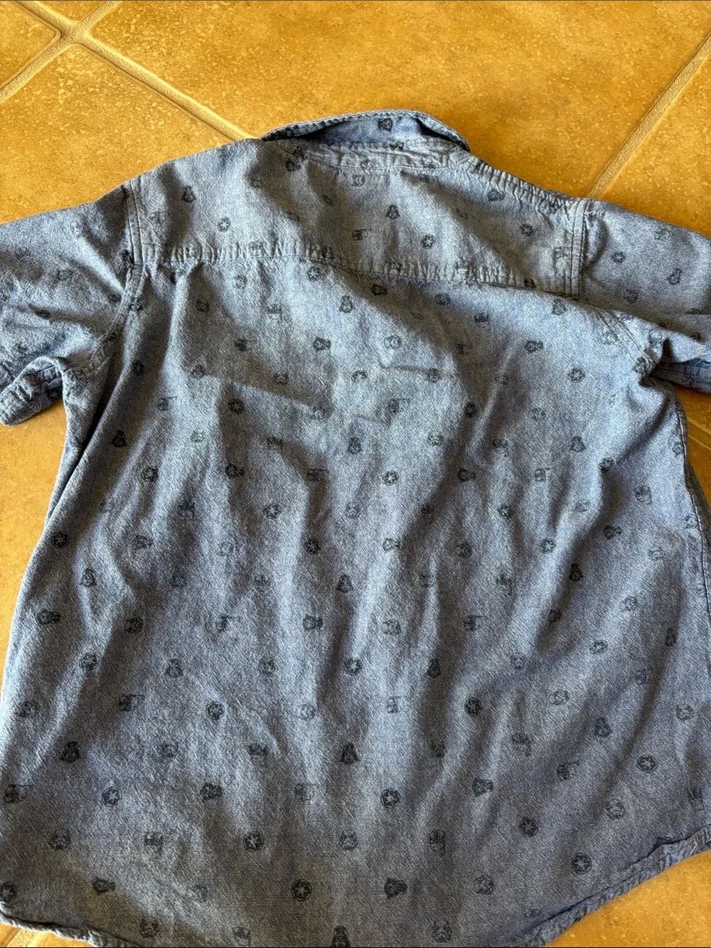 Boys M Star Wars button up